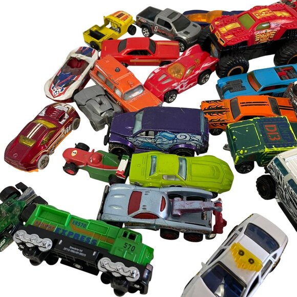 Vintage Hot Wheels Matchbox Die Cast Toy Car 38 Collection Snoopy Figure - Picture 10 of 10